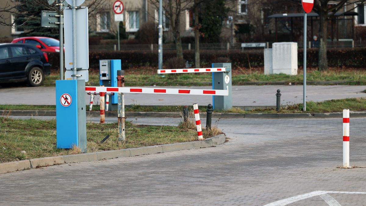 DAREK11
szlaban, wjazd, parking, strzeżony, przystanek, znak, napis, droga, zakaz, zjazd, osiedle, edukacja, bezpieczny, blok, garaż, symbol, tekst, twórczy, ulica, projekt, miasto, miejski, asfalt, biznes, transport, praca, informacja, logo, kolorowy, ruch, drogowy, prywatne, bramka, przejazd, blokada, architektura, znaki, informacje, korek