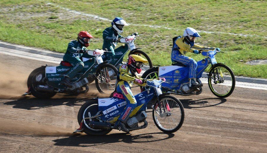 Pierwszy mecz obu drużyn w tym sezonie, który rozegrano 6 maja w Zielonej Górze, zakończył się zwycięstwem Falubazu 53:36.