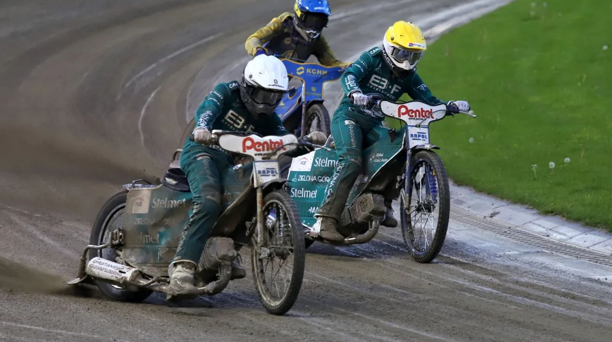 Stal wygrała 105 derby. Analiza kluczowych momentów meczu z Falubazem