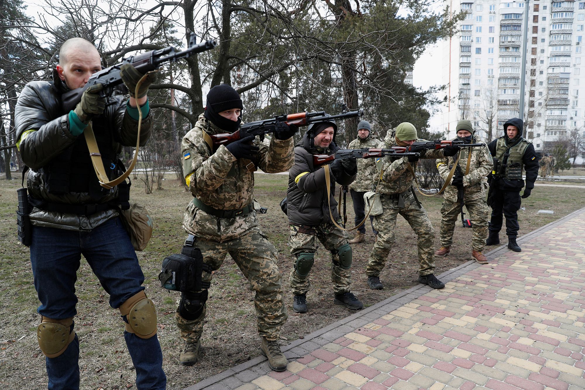 Wojna w Ukrainie. Nowi członkowie WOT-u szkolą się w korzystaniu z ciężkiej broni 3