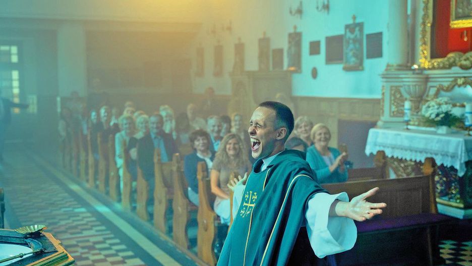 Bartosz Bielenia w filmie "Boże Ciało"