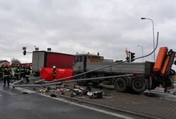 Łódzkie. Karambol na DK 91 z udziałem 5 pojazdów. Nie żyje jedna osoba