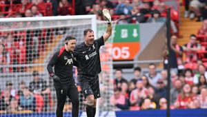 Jerzy Dudek wrócił na Anfield. Skończyło się kontuzją