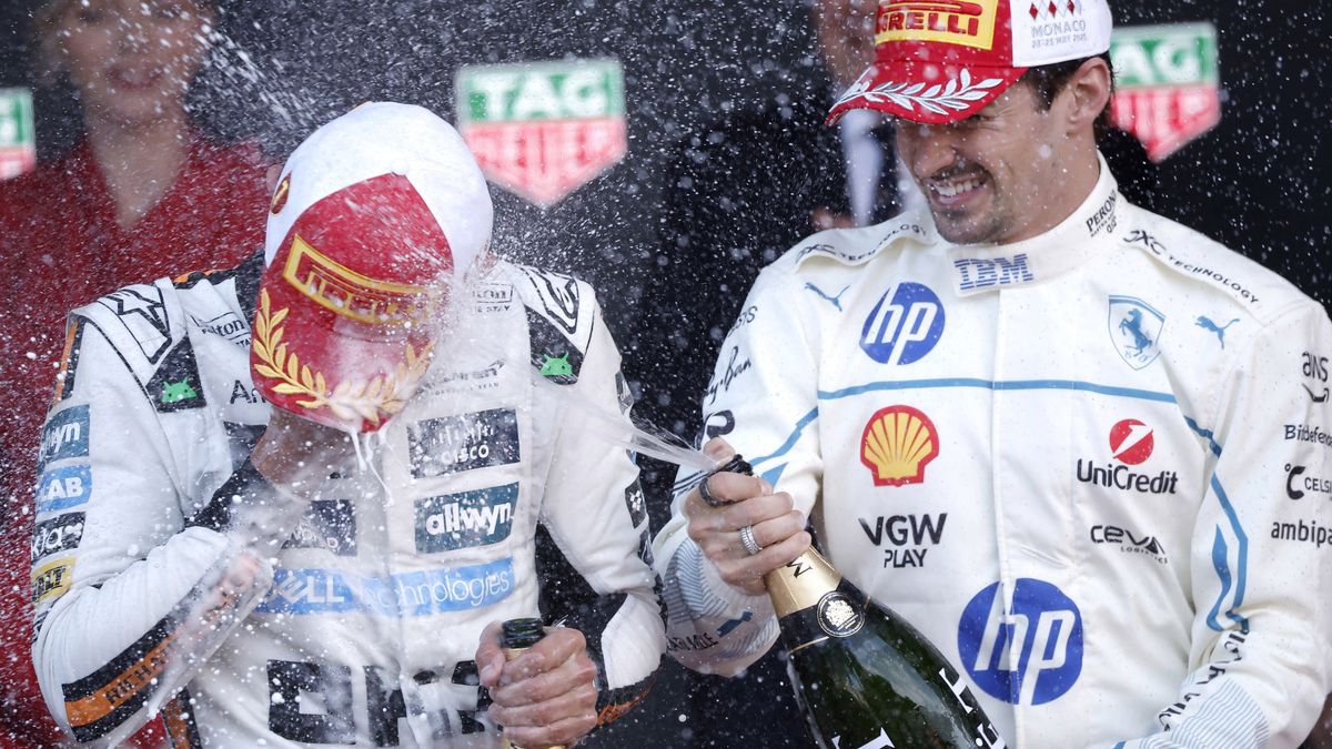 PAP/EPA / YOAN VALAT / Na zdjęciu: Lando Norris (z lewej) i Charles Leclerc