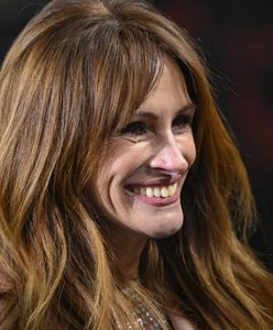 Julia Roberts zachwyciła na premierze, eksponując długie nogi. Kostium w kolorze pudrowego różu robił wrażenie