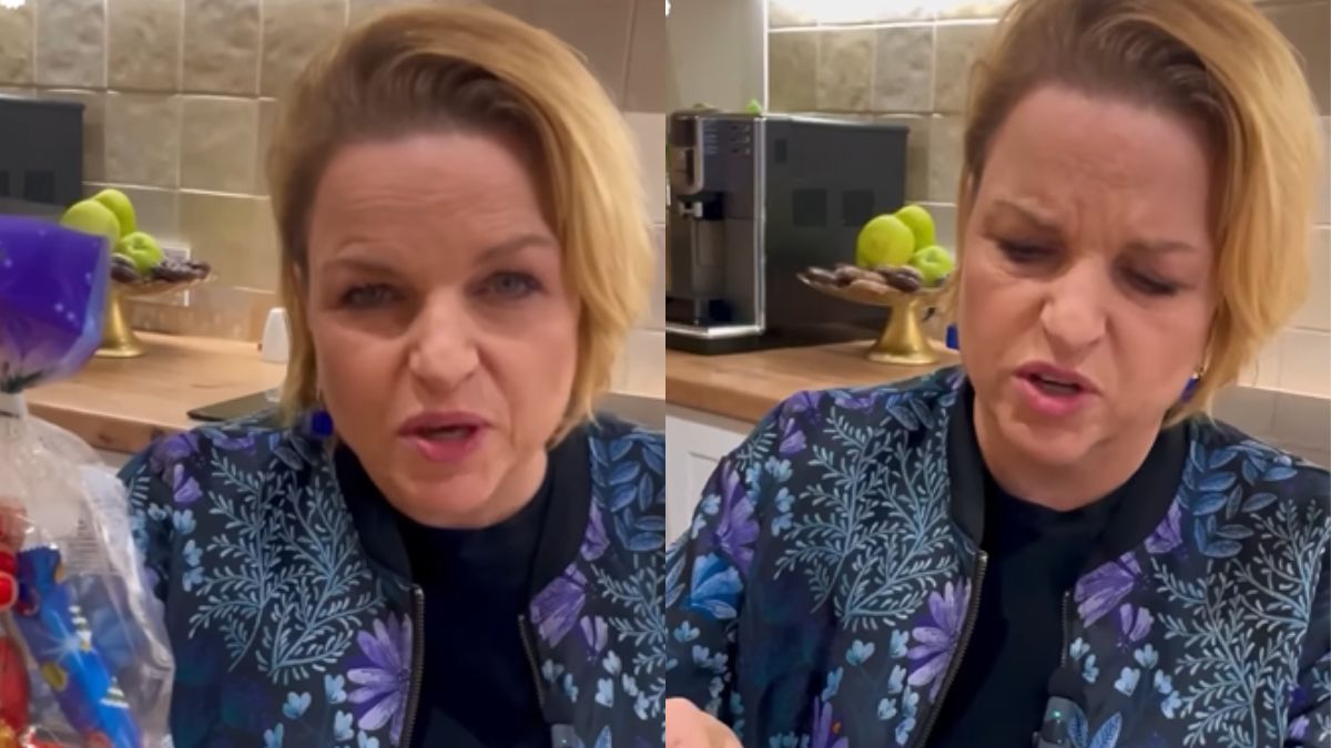 Katarzyna Bosacka przygląda się czekoladowym mikołajom