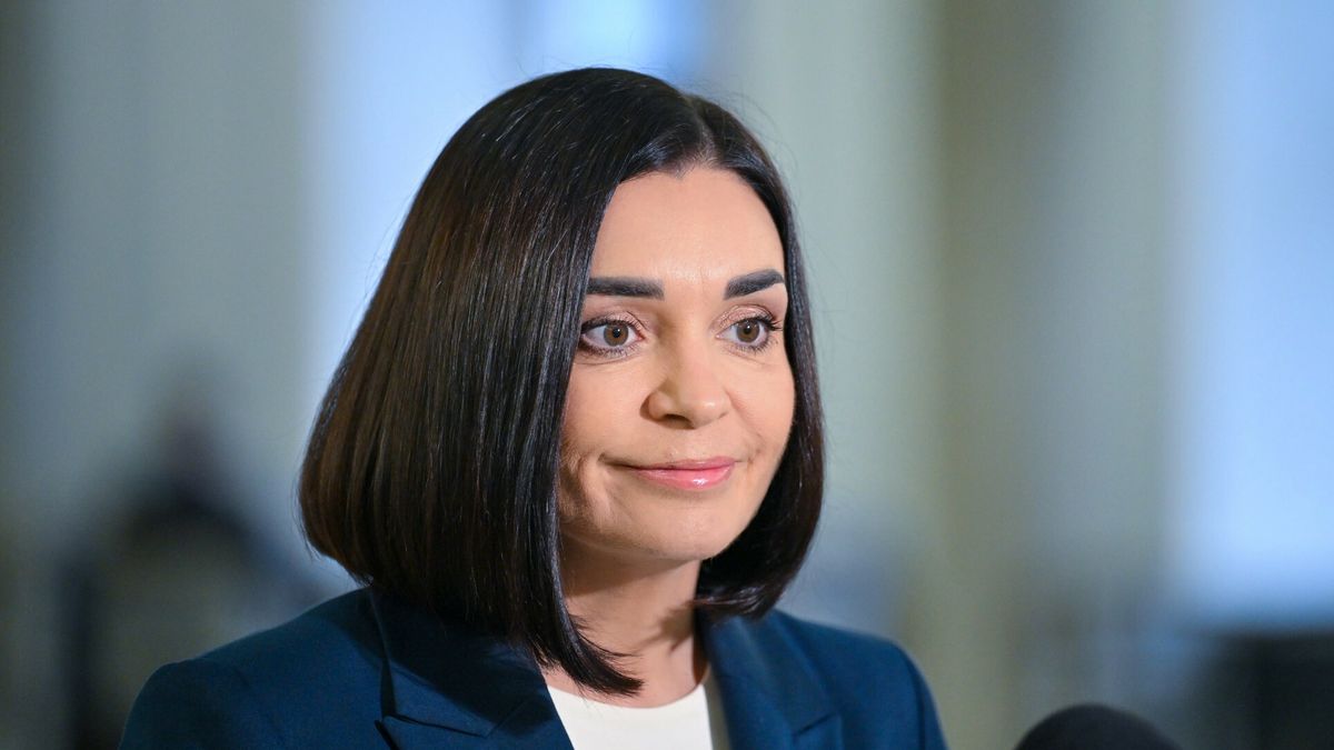  Szefowa komisji Magdalena Sroka 