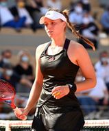 Bitwa przerywana przez deszcz w Miami. Kazaszka może powtórzyć osiagnięcie Igi Świątek