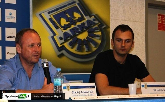 Dyrektor zarządzający Red Box Maciej Jankowiak i przedstawiciel ds piłki nożnej Adidas Poland Michał Siwik.