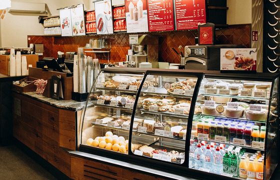 Niesprzedane posiłki ze Starbucksa i Pizza Hut pojawią się w aplikacji Too Good To Go