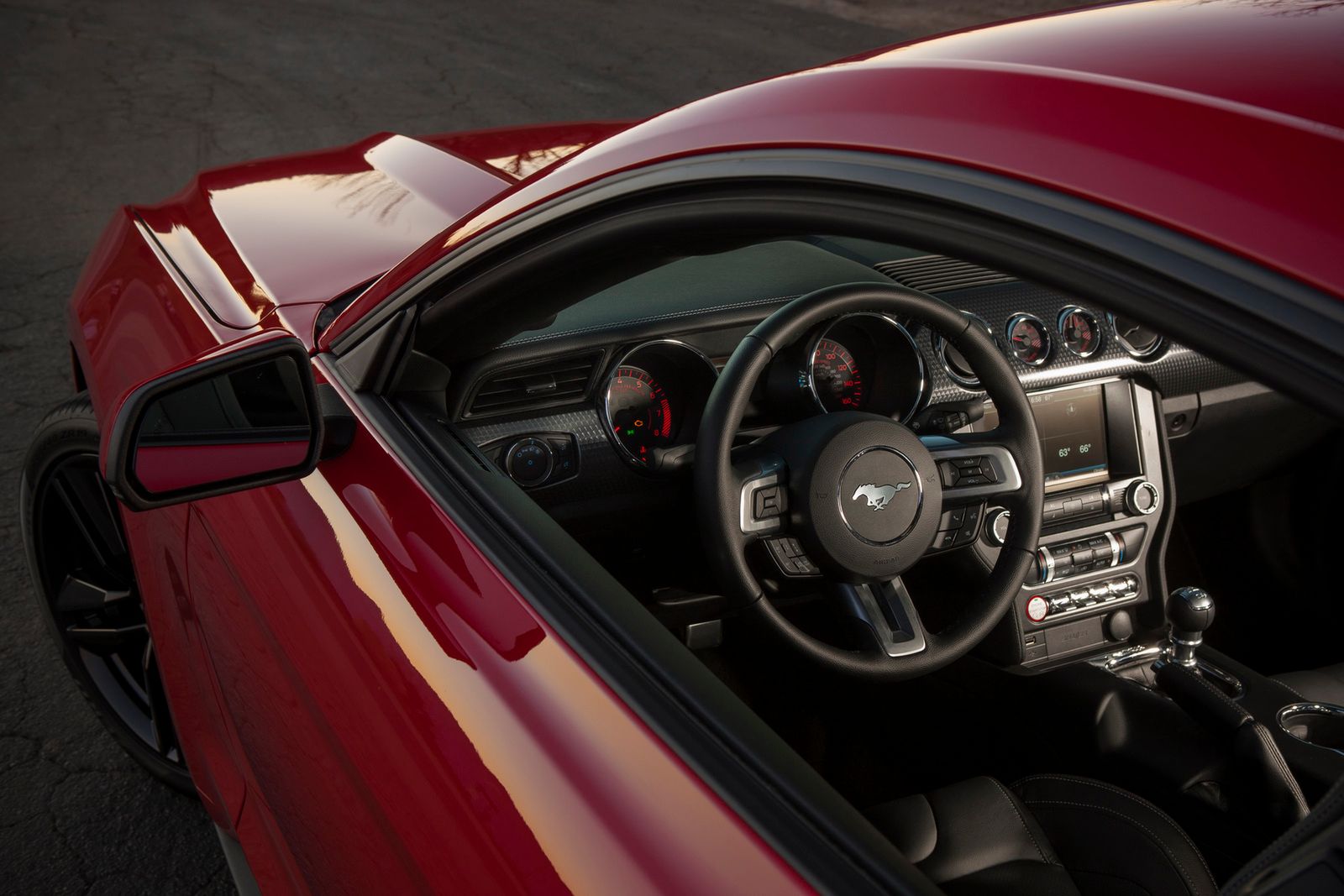 Zobacz Forda Mustanga 2015 na 100 nowych zdjęciach! 76