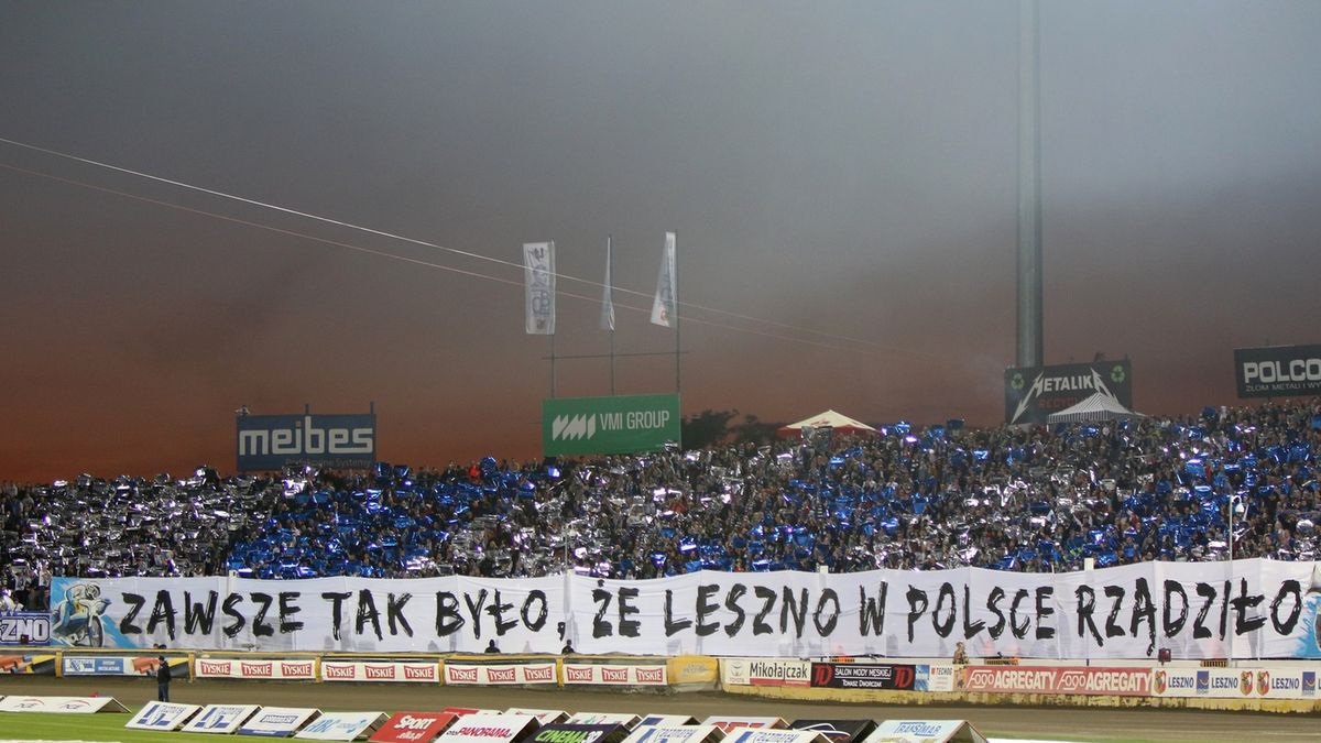 kibice na stadionie w Lesznie