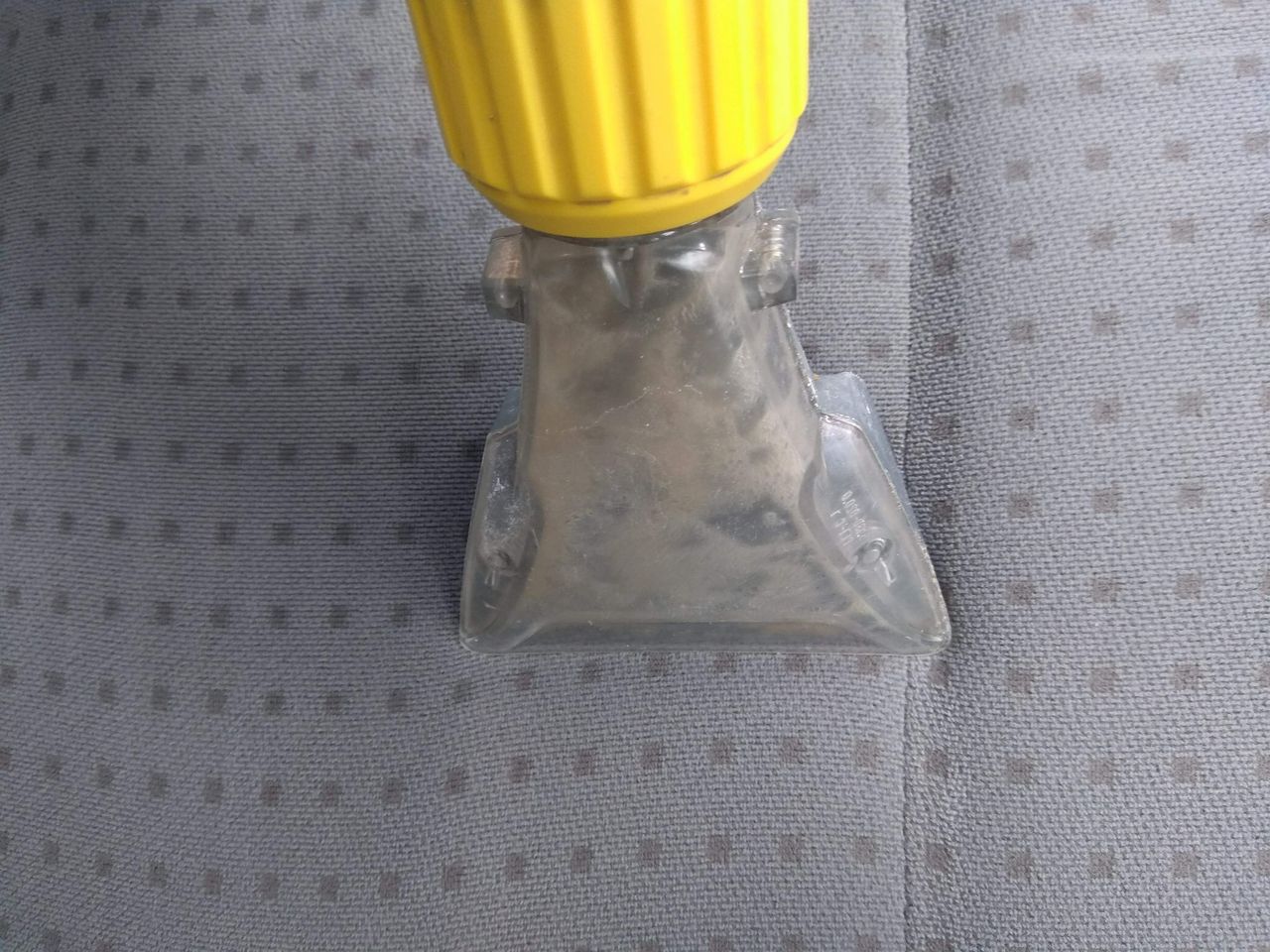 Brud w tapicerce samochodowej. Upraliśmy fotele po kilku latach użytkowania