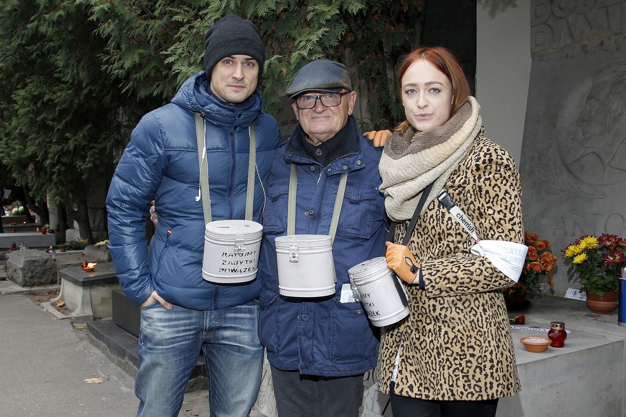 Listopad 2014. Maciej Damięcki z dziećmi Mateuszem i Matyldą Da