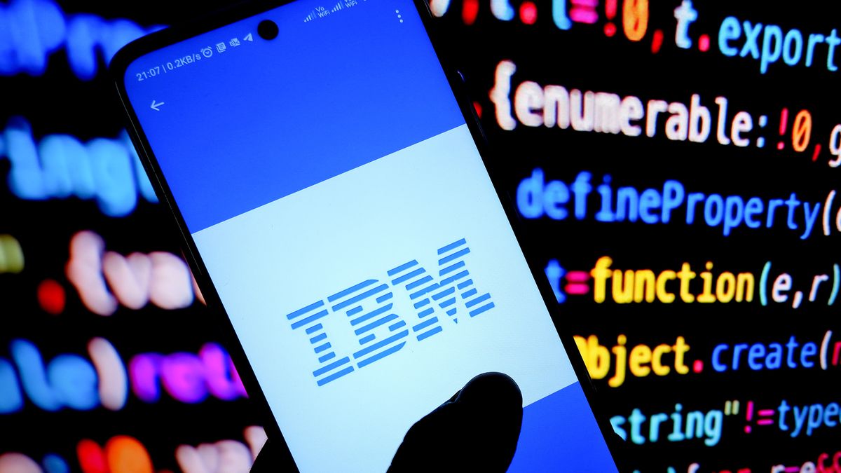 INDIA - 2022/07/17: In this photo illustration, an IBM logo is displayed on an android mobile phone. (Photo Illustration by Avishek Das/SOPA Images/LightRocket via Getty Images)