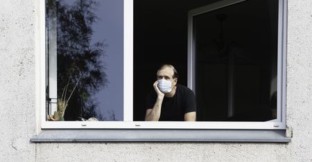 Permanentny lęk, depresja, widmo bankructwa. Jak psychicznie udźwignąć pandemię?