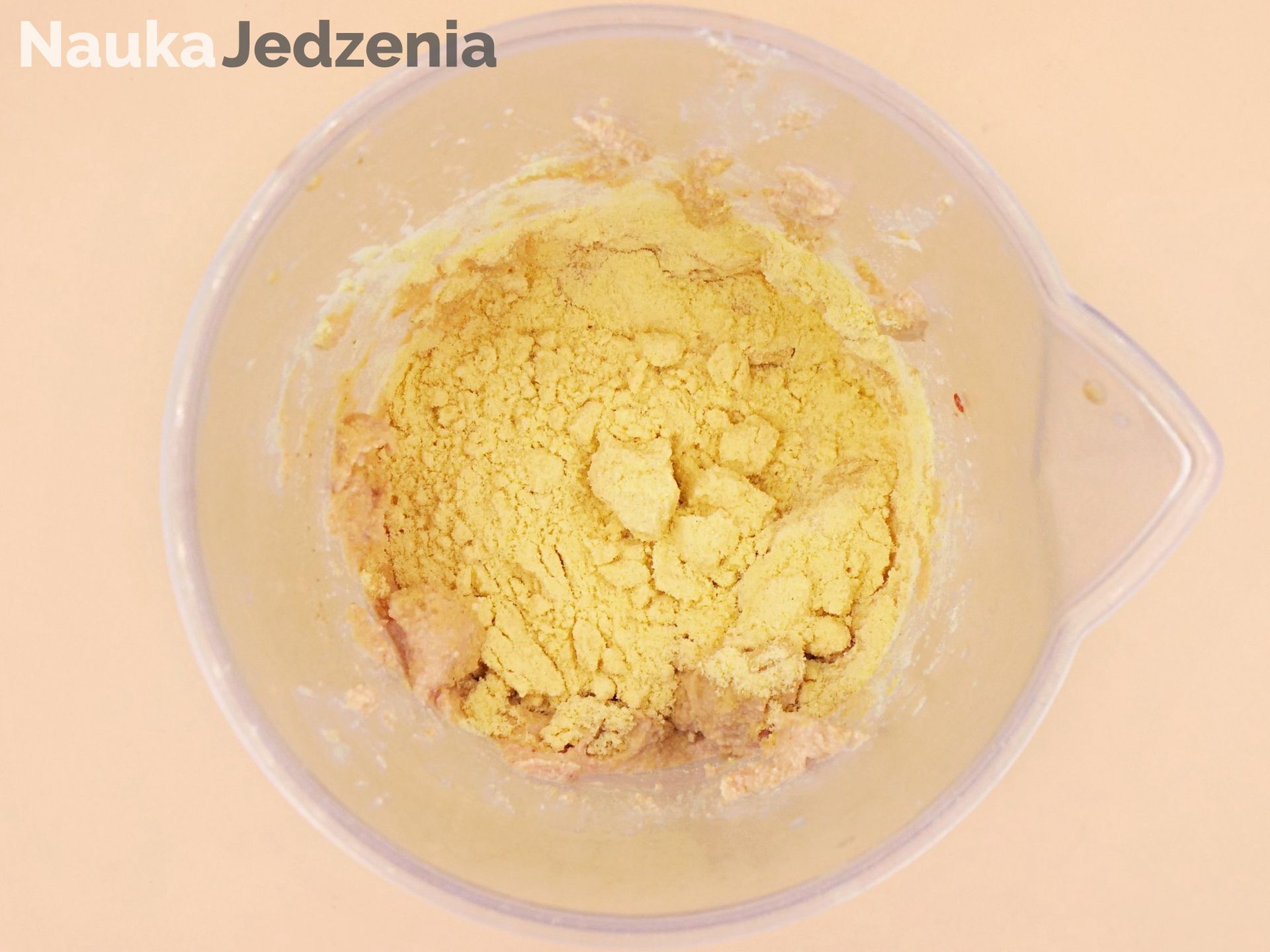 Zblendowane tofu z mąką i resztą składników