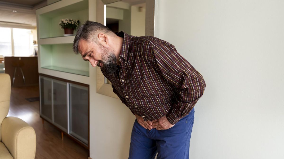 Nadmiar kwasu moczowego może długo nie dawać objawów, gdy się pojawią choroba zazwyczaj jest już w zaawansowanym stadium