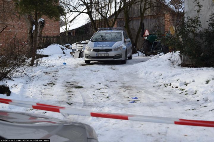 Na miejsce zdarzenia wezwano policję, straż pożarną oraz służby medyczne