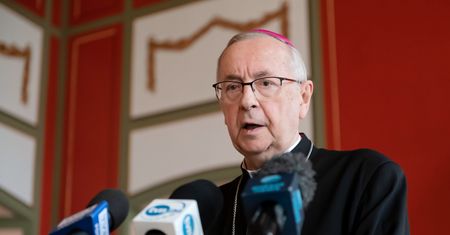 Abp Gądecki: Niegodziwe działanie antychrześcijańskie