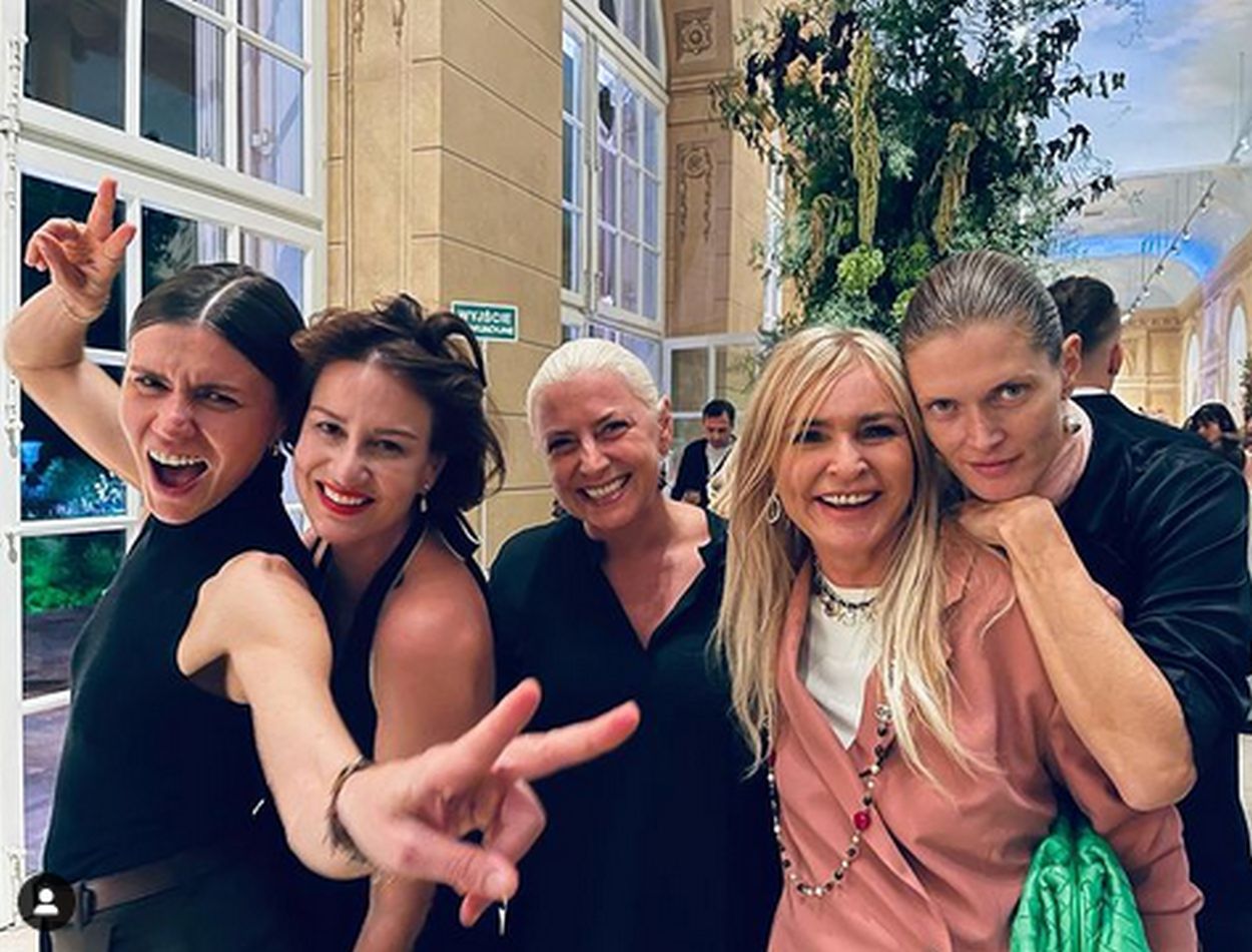 Celebrytki dokazują na evencie "Vogue'a"