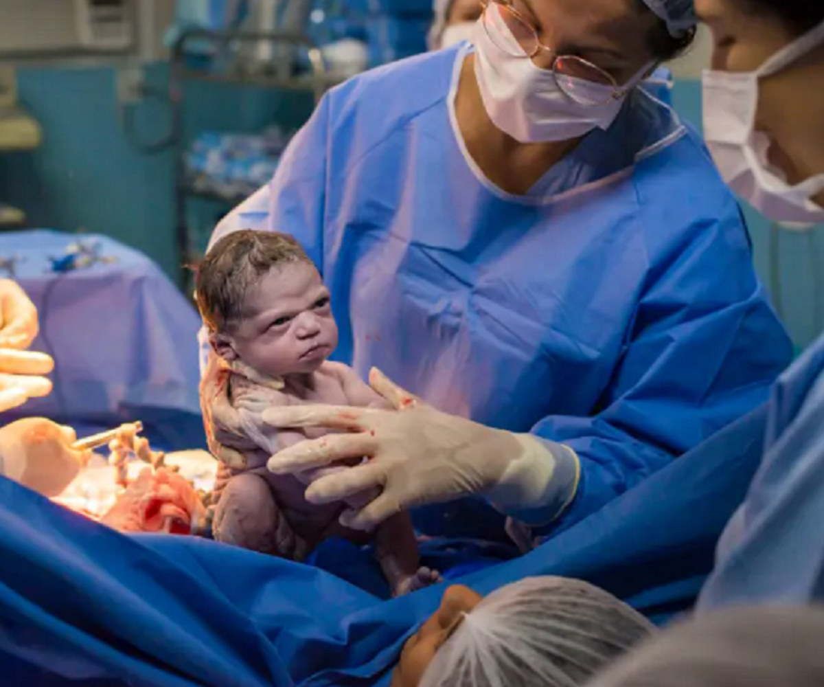 Zdjęcie &quot;wkurzonego noworodka&quot; obiegło internet