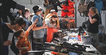 „MILITARIA — zlot miłośników militariów, strzelectwa i survivalu”
