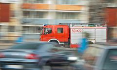 Kłęby dymu nad Wrocławiem. Pożar na placu budowy