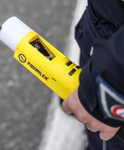 Przyjechał po pracowników. Natychmiast zadzwonili na policję