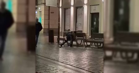 Nieobyczajne zachowanie na deptaku w Lublinie. Para zapomniała, gdzie się znajduje. „Zupełnie nic im nie przeszkadzało”