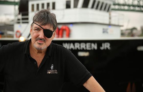 Poszukiwania podwodnego skarbu w History