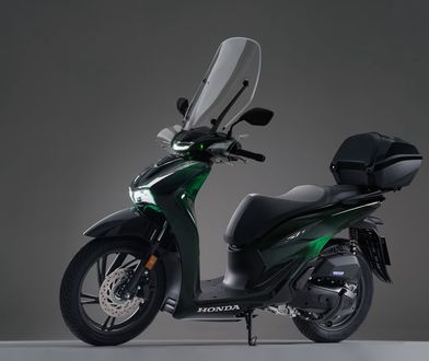Honda SH w nowych wersjach na rok 2024. Szczególnie jedna wyróżnia się z tłumu