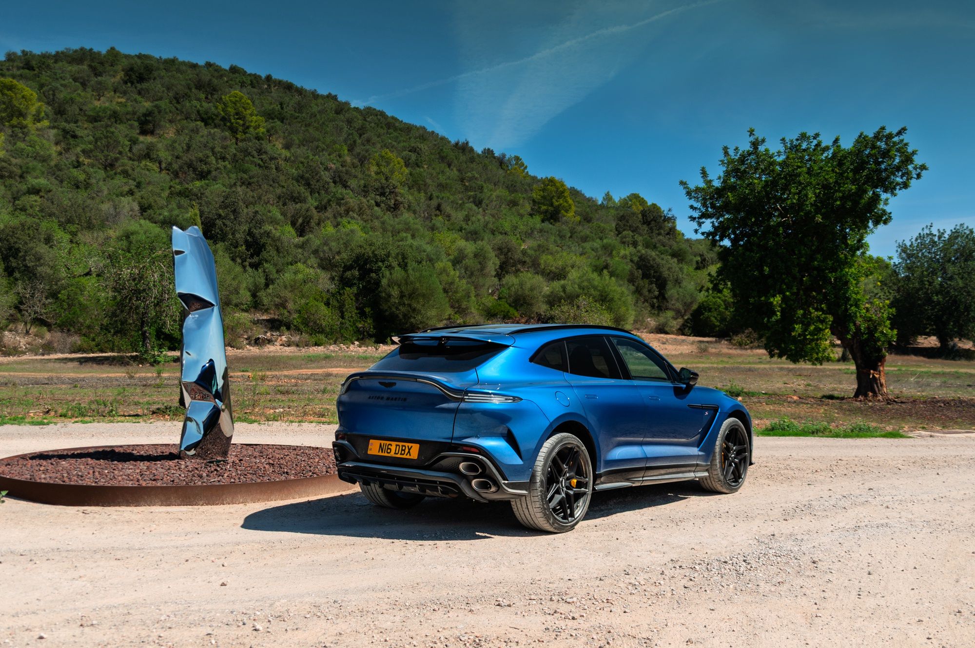 Aston Martin DBX S (2025)