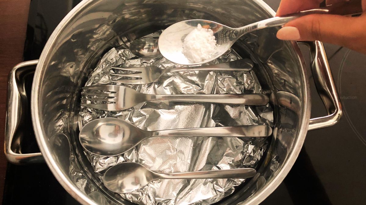 Domowy patent na czyszczenie sztućców