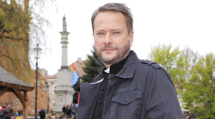 Ojciec Mateusz 16