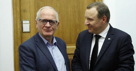Krzysztof Czabański przypomina Jackowi Kurskiemu, że ma "broń atomową". Zapowiada rozliczenie prezesa TVP