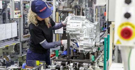 Toyota będzie produkowała hybrydy w Polsce. Ruszyła nowa linia produkcyjna