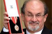 Salman Rushdie otrzymał tytuł szlachecki