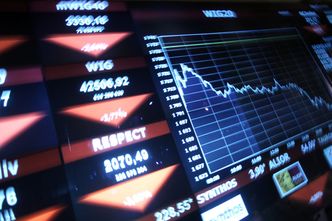 Warszawska giełda najniżej od lipca. Ceny akcji spadają w całej Europie