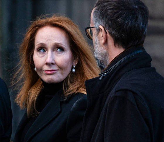 JK Rowling miała zaprosić Epsteina na premierę. Odpowiada na doniesienia