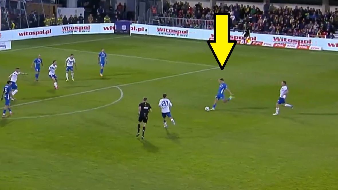Twitter / Screen / Canal+Sport / Na zdjęciu: Gierman Barkowskij strzelił pięknego gola w meczu ze Stalą Mielec
