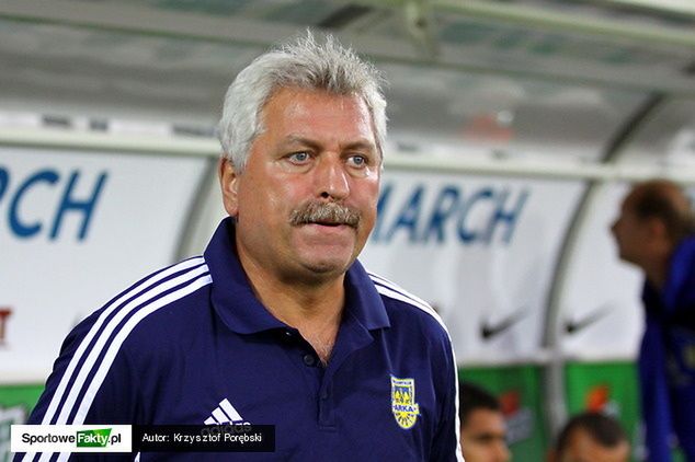 Trener Arki ma powody do niepokoju. Jego zespół przegrał trzeci mecz z rzędu