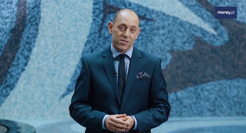 Łukasz Walewski, autor książek o savoir-vivre i dyplomacji.