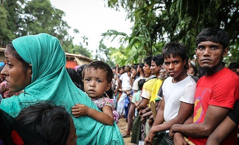 Muzułmanie z żyjącej w Birmie grupy etnicznej Rohingya musieli uciekać przed prześladowaniami. Milion członków tej mniejszości żyje w obozie dla uchodźców w Bangladeszu. Amerykańscy i brytyjscy prawnicy walczą z Facebookiem o odszkodowanie dla nich (Wikimedia Commons)