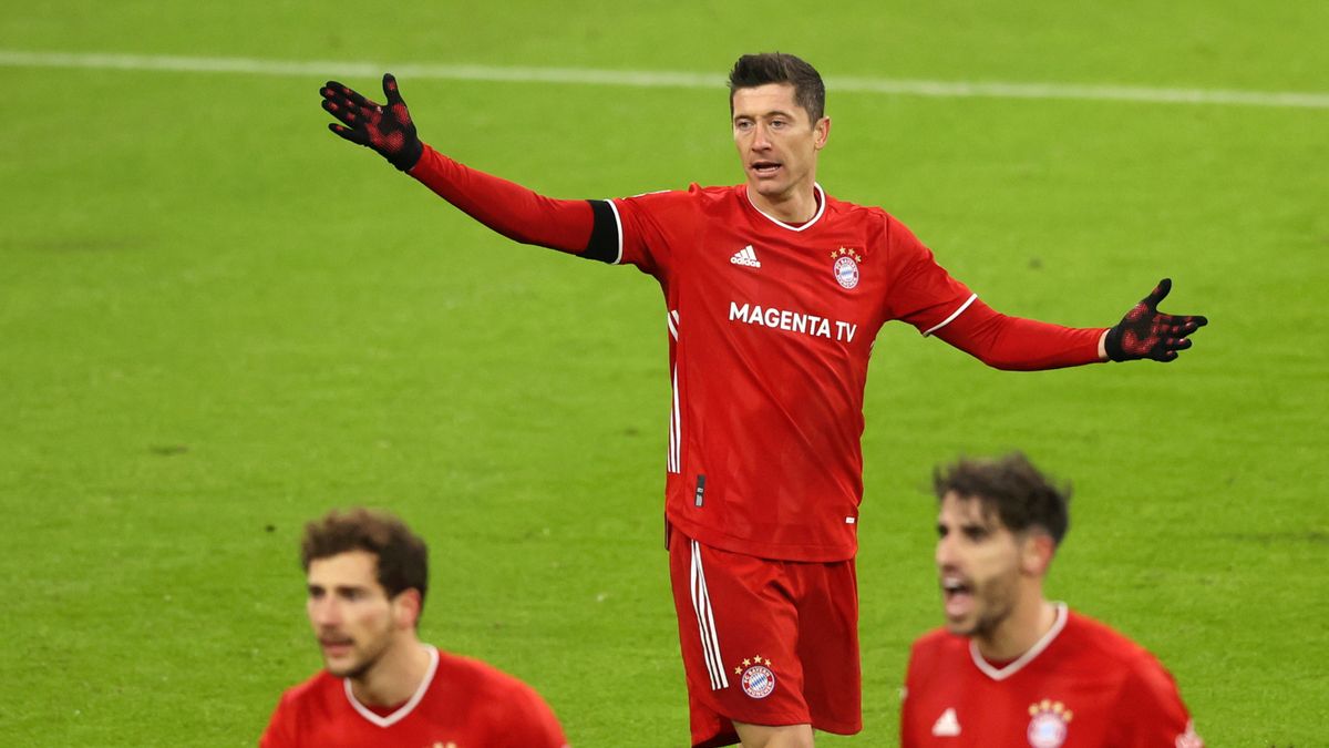 PAP/EPA / Alexander Hassenstein / Na zdjęciu: Robert Lewandowski