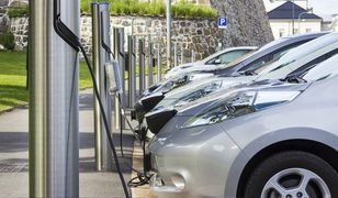Polacy coraz chętniej sięgają po auta elektryczne
