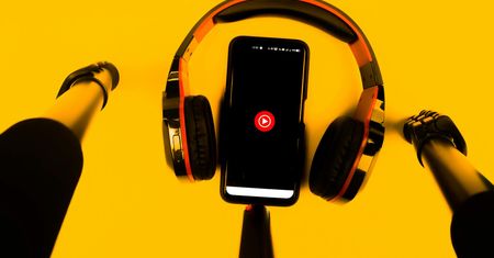 Płatne teksty w YouTube Music. Google: na razie testujemy