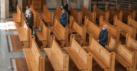 Znaczący wzrost liczby apostatów w Polsce. Instytut Statystyki Kościoła katolickiego zlecił zebranie danych