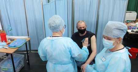 Szczepienia na COVID-19. Bartosz Arłukowicz ma propozycję