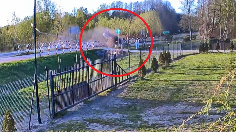 61-latek dachował w renault